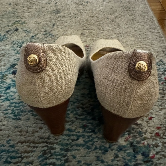 Preloved Stuart Weitzman peep toe wedge, size 7 - Picture 2 of 4